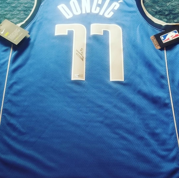 Nike Other - LUKA DONCIC SIGNED FANATICS LARGE JERSEY NIKE NWT